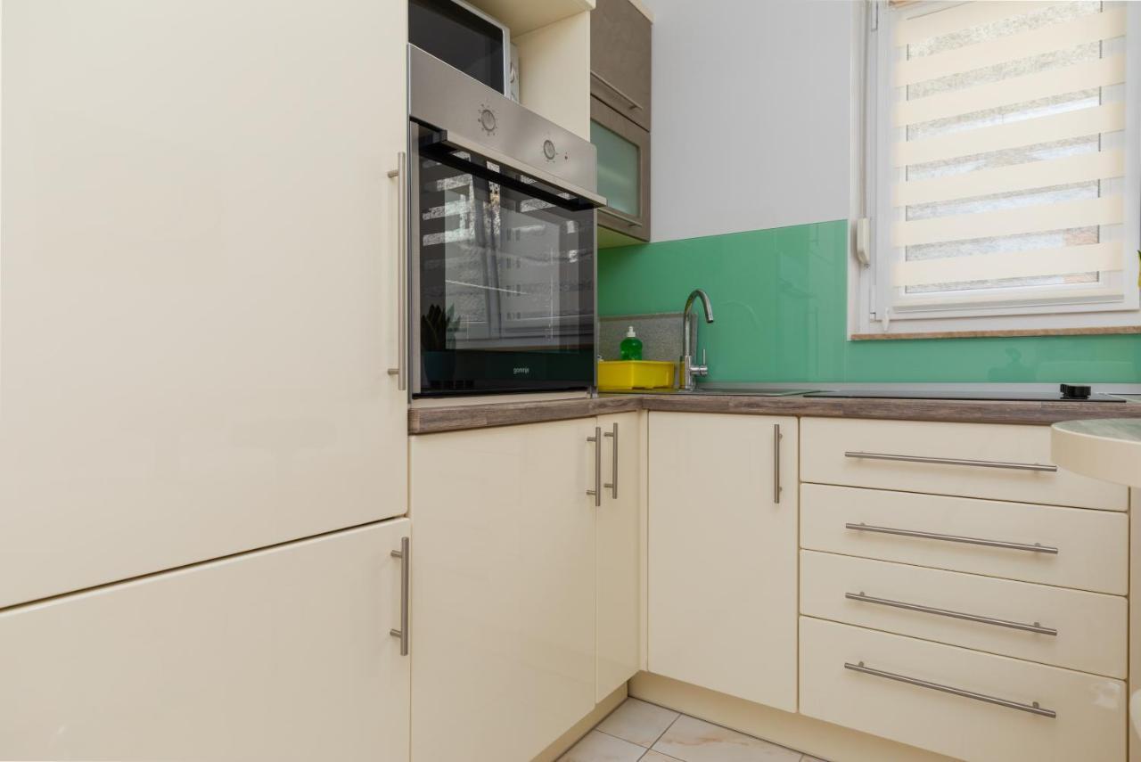Apartments By The Sea Duce, Omis - 2992 Dugi Rat Exterior foto