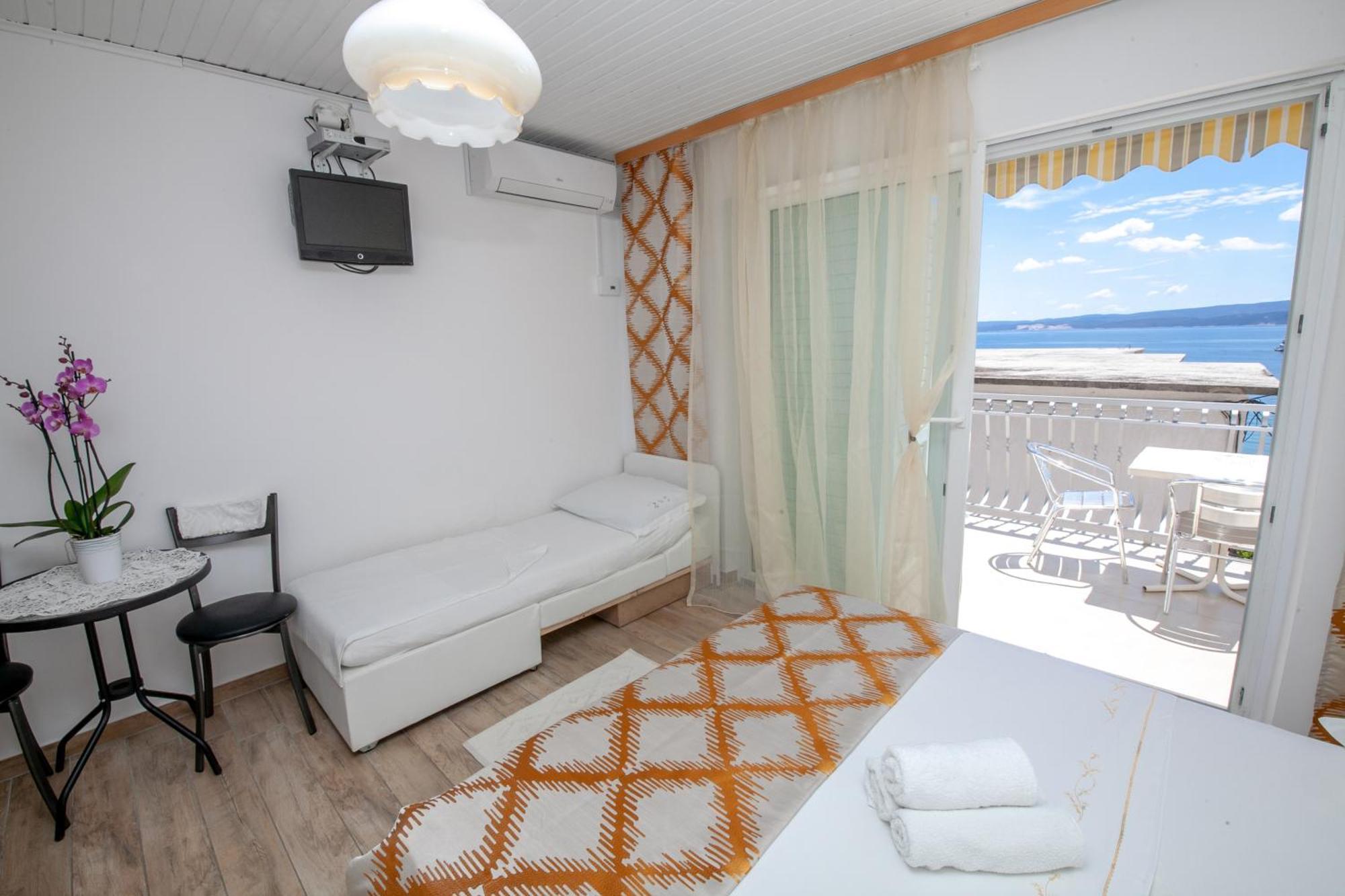 Apartments By The Sea Duce, Omis - 2992 Dugi Rat Quarto foto
