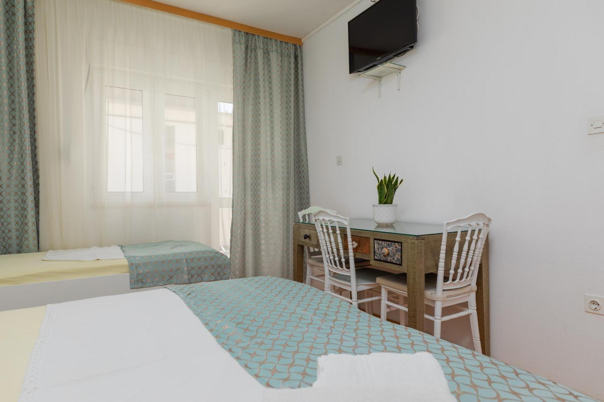 Apartments By The Sea Duce, Omis - 2992 Dugi Rat Quarto foto