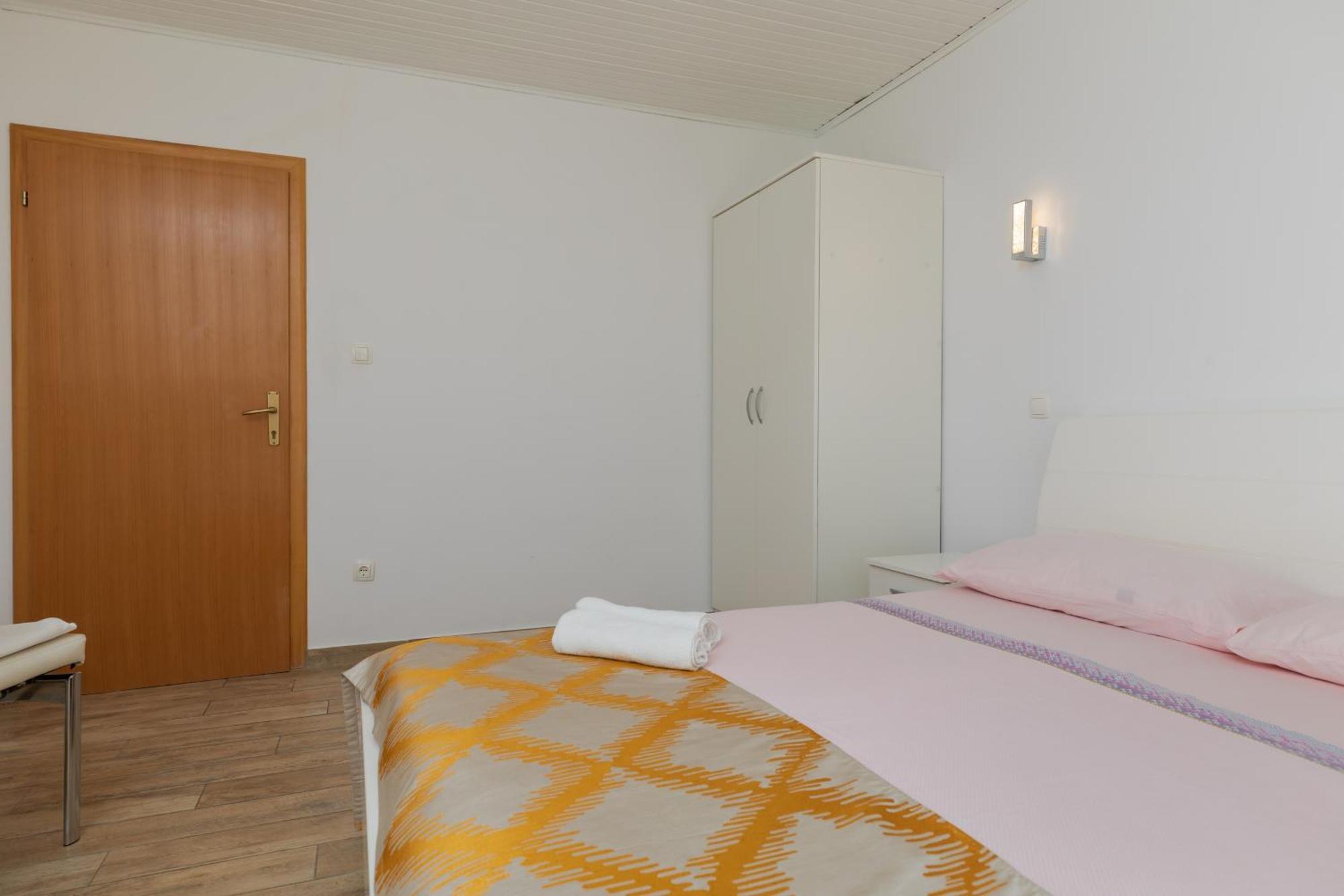 Apartments By The Sea Duce, Omis - 2992 Dugi Rat Quarto foto