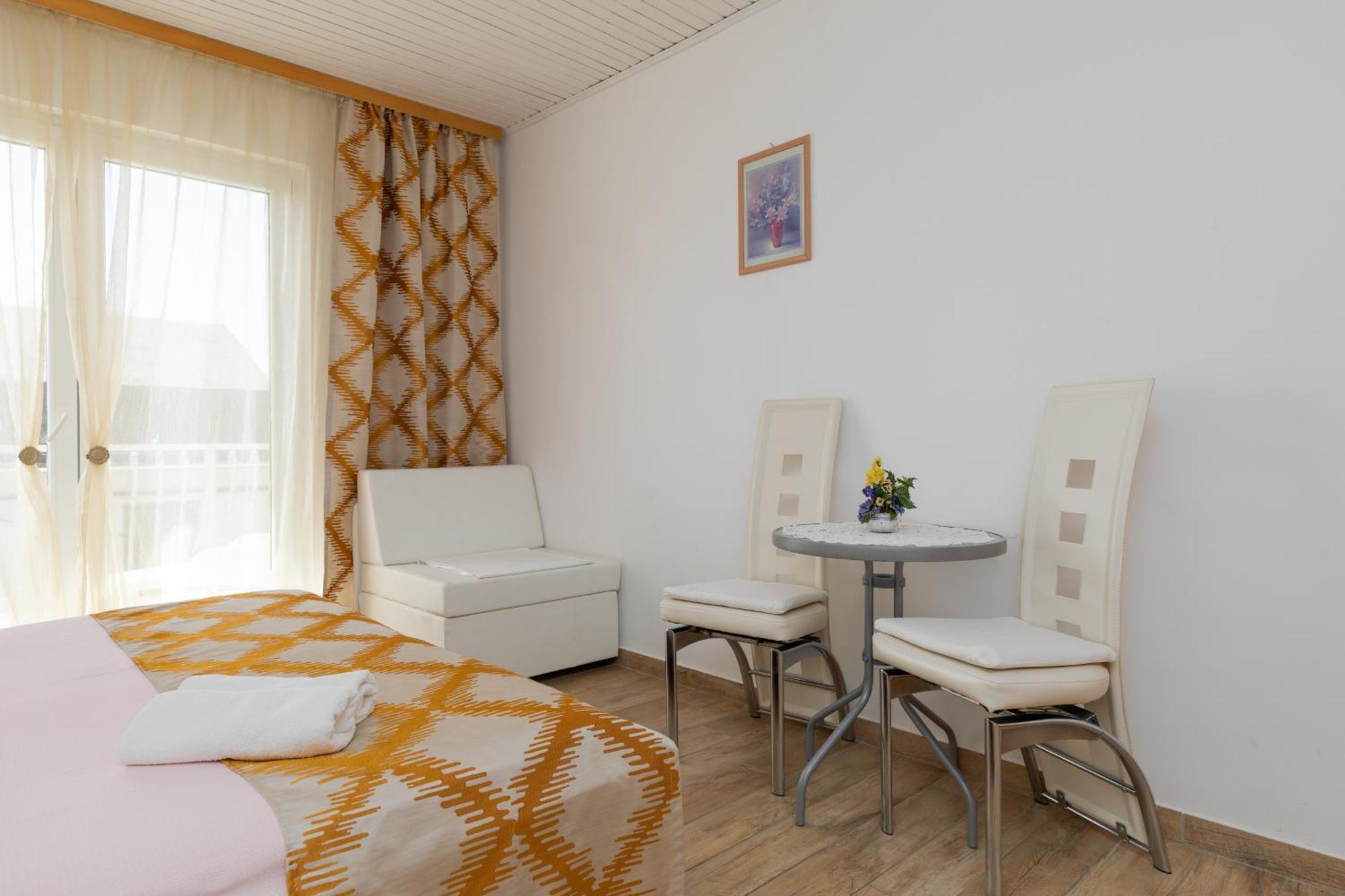 Apartments By The Sea Duce, Omis - 2992 Dugi Rat Quarto foto